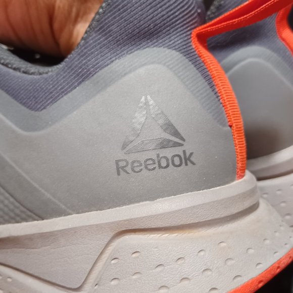 Reebok sneakers 11.5R color grey and red - Picture 2 of 7